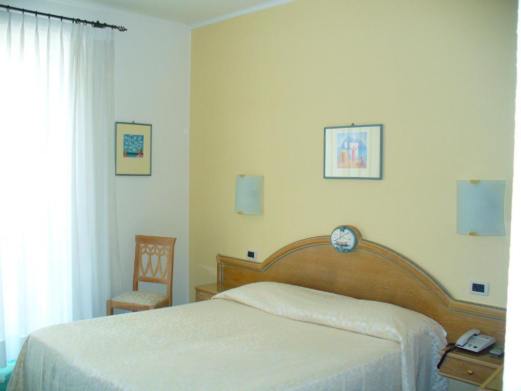 Hotel La Marticana Ischia Bilik gambar