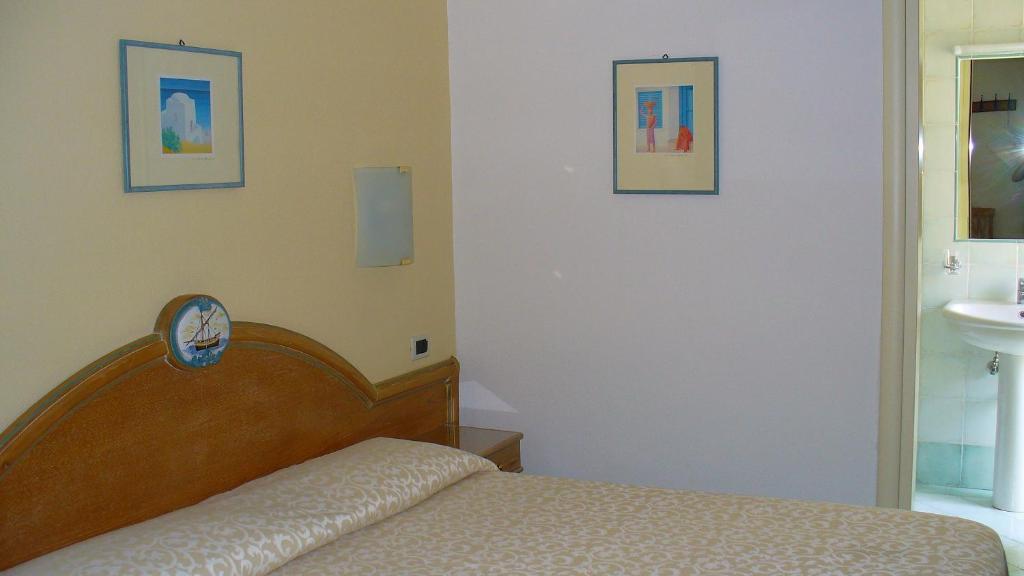 Hotel La Marticana Ischia Bilik gambar